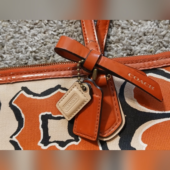 COACH Poppy Glam Scarf Print Floral Tote Bag Orange Patent Leather Hangtag Y2K - Picture 2 of 15